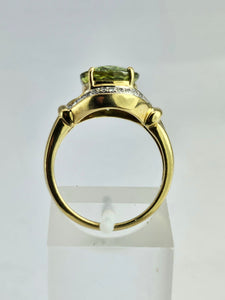 1455: Vintage: 18ct Gold Peridot Diamonds Cocktail Ring- exquisite statement piece