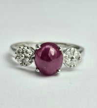 Cargar imagen en el visor de la galería, 1499: Vintage: 18ct White Gold Pidgeon Blood Ruby Diamonds Dress Ring- exquisite
