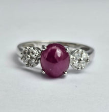 Cargar imagen en el visor de la galería, 1499: Vintage: 18ct White Gold Pidgeon Blood Ruby Diamonds Dress Ring- exquisite

