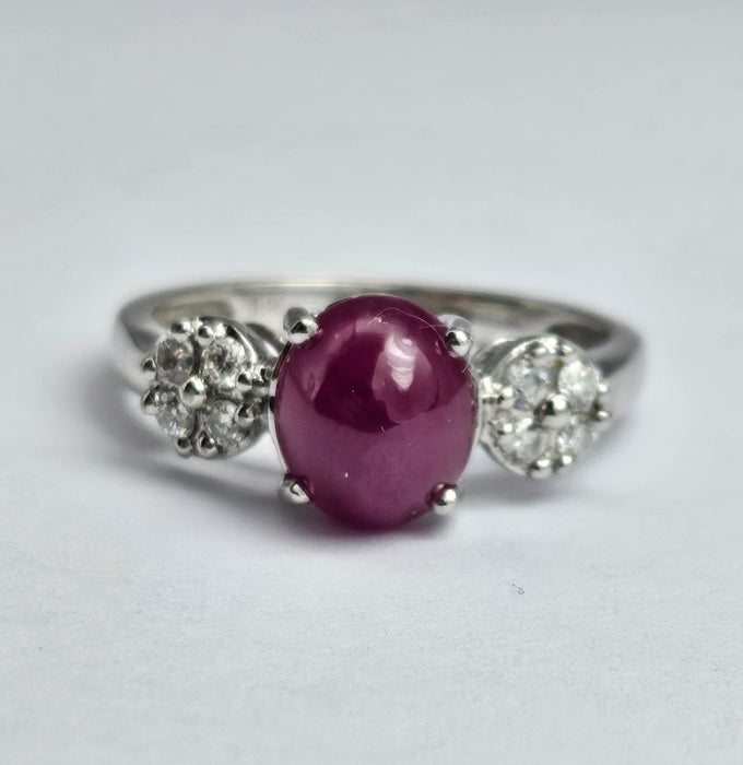 6514 Vintage: 18ct White Gold Cabochon Ruby & Diamond Dress Ring