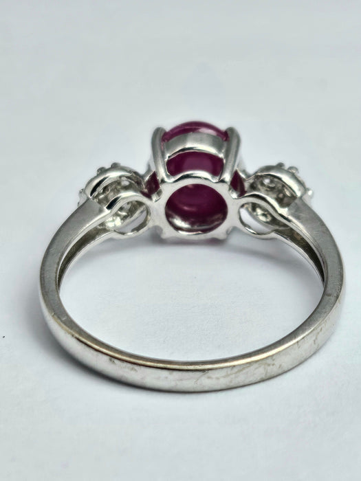 6514 Vintage: 18ct White Gold Cabochon Ruby & Diamond Dress Ring