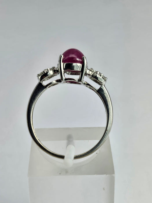 6514 Vintage: 18ct White Gold Cabochon Ruby & Diamond Dress Ring