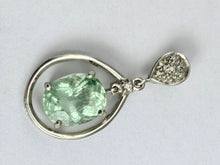 Cargar imagen en el visor de la galería, 1621: Vintage: 18ct White Gold Green Sapphire Diamonds Pendulum Pendant- simply gorgeous
