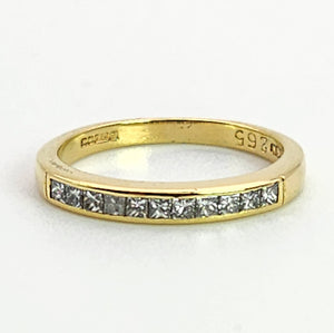 1203: Vintage: 18ct Gold 11 Princess Cut Diamonds Stacker Ring- high calibre natural diamonds