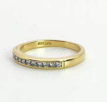 Cargar imagen en el visor de la galería, 1203: Vintage: 18ct Gold 11 Princess Cut Diamonds Stacker Ring- high calibre natural diamonds
