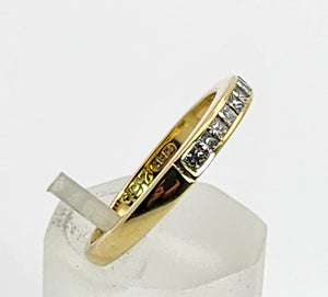 1203: Vintage: 18ct Gold 11 Princess Cut Diamonds Stacker Ring- high calibre natural diamonds