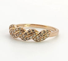 Cargar imagen en el visor de la galería, 1350: Vintage: 9ct Rose Gold Champagne Diamonds Stacker/Dress Ring- delectable
