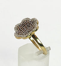 Cargar imagen en el visor de la galería, 1348: Vintage: 9ct Gold 72 Champagne &amp; White Diamonds (1ct) Flower Head Ring- irresistible
