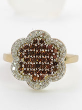 Cargar imagen en el visor de la galería, 1348: Vintage: 9ct Gold 72 Champagne &amp; White Diamonds (1ct) Flower Head Ring- irresistible
