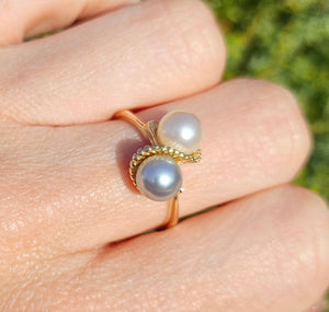 1145: Vintage: 9ct Gold Silver & Cream Cultured Pearl Dress Ring- lovely contrast