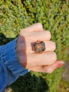 1099: Vintage: 9ct Gold Large Emerald Cut Quartz Statement Ring- Large finger size