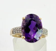 Load image into Gallery viewer, 1465: Vintage: 9ct Gold Oval Purple Amethyst 16 Diamonds Dress Ring- FAB
