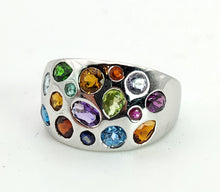 Cargar imagen en el visor de la galería, 1477: Vintage: 9ct White Gold Multi- Gem Bombe Ring- fabulous, fun colour array
