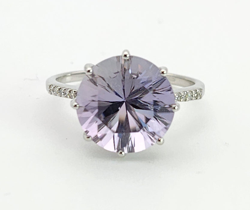 1478: Vintage: 9ct White Gold Round Cut Quartz 12 Diamonds Dress/Stacker Ring- lovely cut