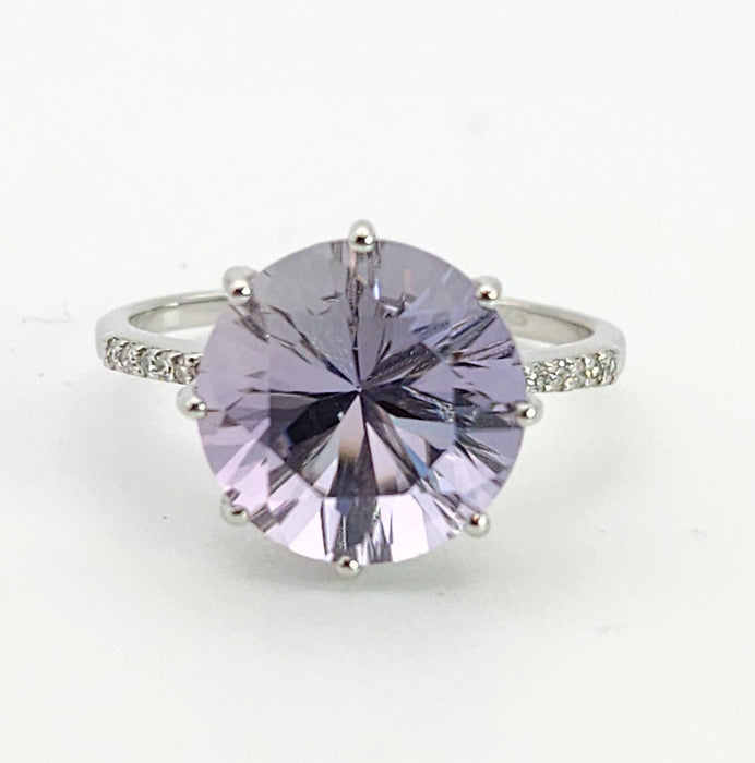 1478: Vintage: 9ct White Gold Round Cut Quartz 12 Diamonds Dress/Stacker Ring- lovely cut