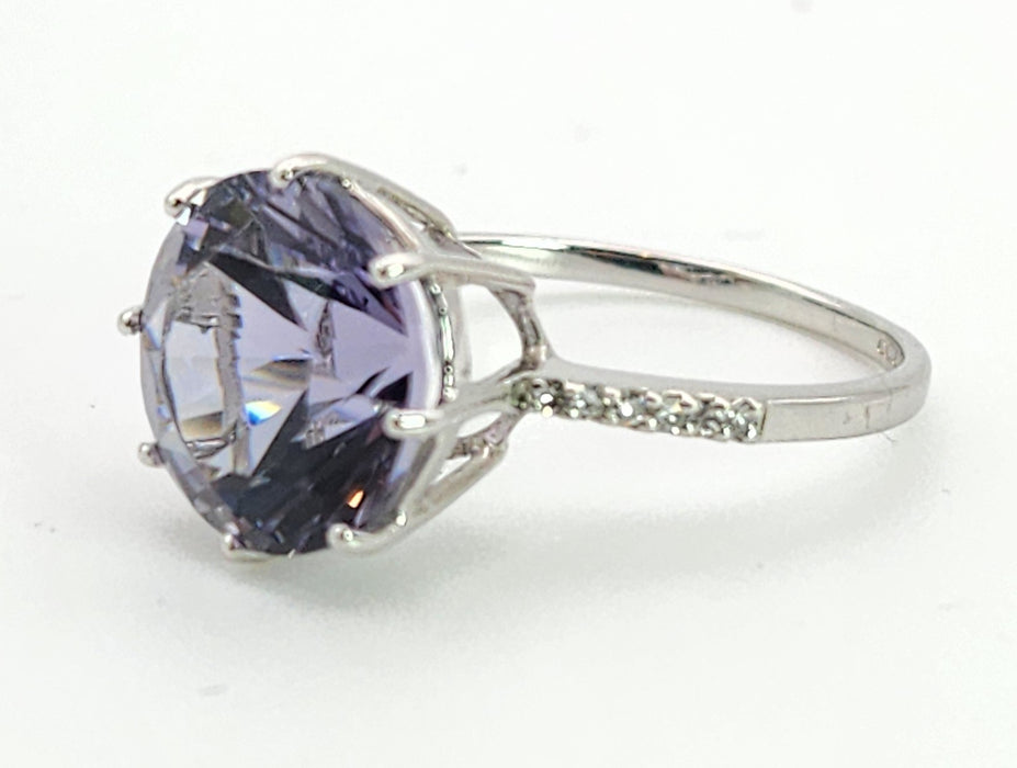 1478: Vintage: 9ct White Gold Round Cut Quartz 12 Diamonds Dress/Stacker Ring- lovely cut