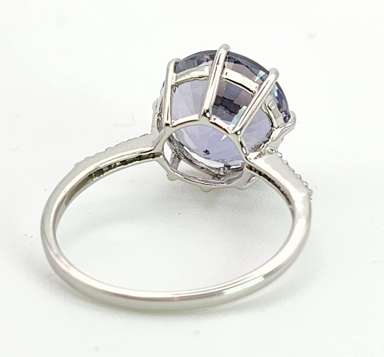 1478: Vintage: 9ct White Gold Round Cut Quartz 12 Diamonds Dress/Stacker Ring- lovely cut