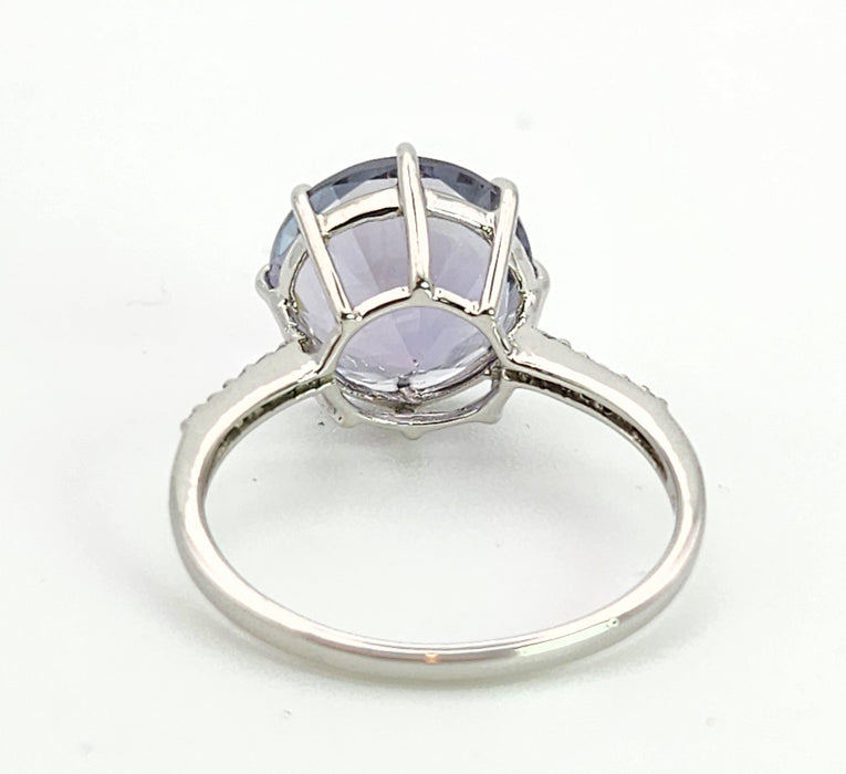 1478: Vintage: 9ct White Gold Round Cut Quartz 12 Diamonds Dress/Stacker Ring- lovely cut