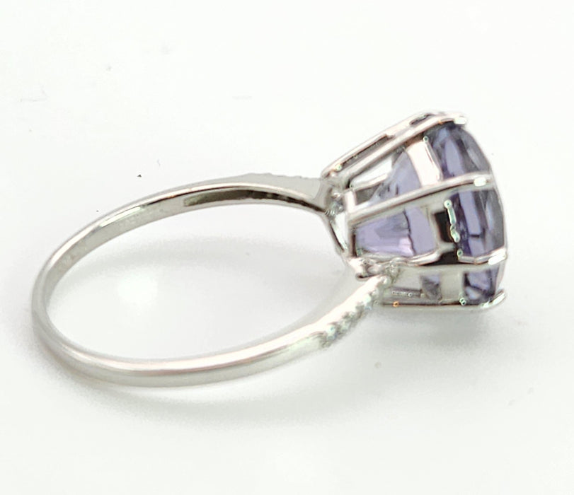 1478: Vintage: 9ct White Gold Round Cut Quartz 12 Diamonds Dress/Stacker Ring- lovely cut