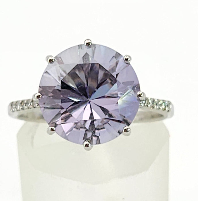 1478: Vintage: 9ct White Gold Round Cut Quartz 12 Diamonds Dress/Stacker Ring- lovely cut