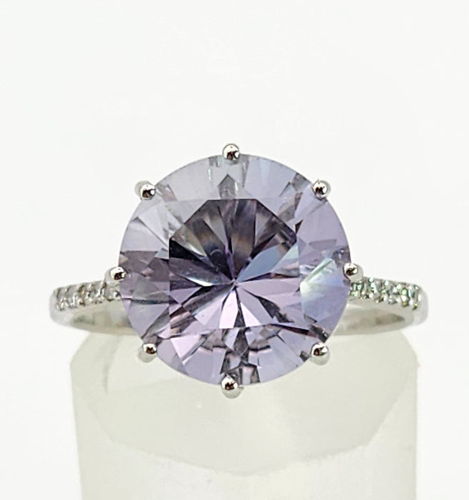 1478: Vintage: 9ct White Gold Round Cut Quartz 12 Diamonds Dress/Stacker Ring- lovely cut