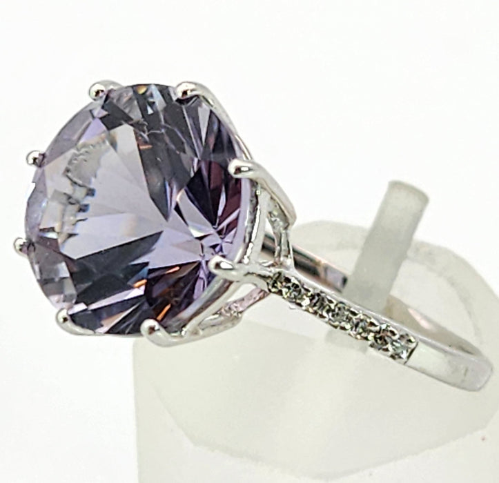 1478: Vintage: 9ct White Gold Round Cut Quartz 12 Diamonds Dress/Stacker Ring- lovely cut
