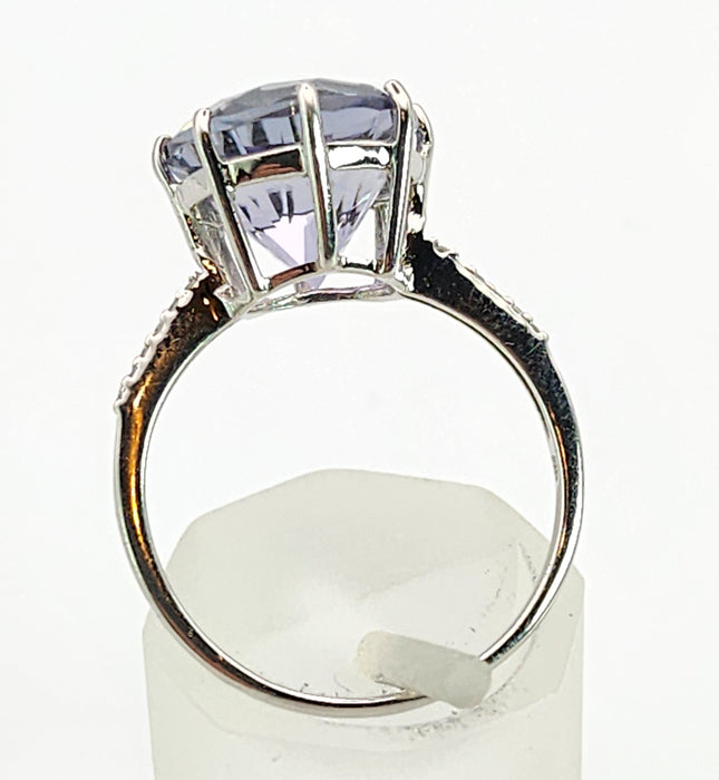 1478: Vintage: 9ct White Gold Round Cut Quartz 12 Diamonds Dress/Stacker Ring- lovely cut