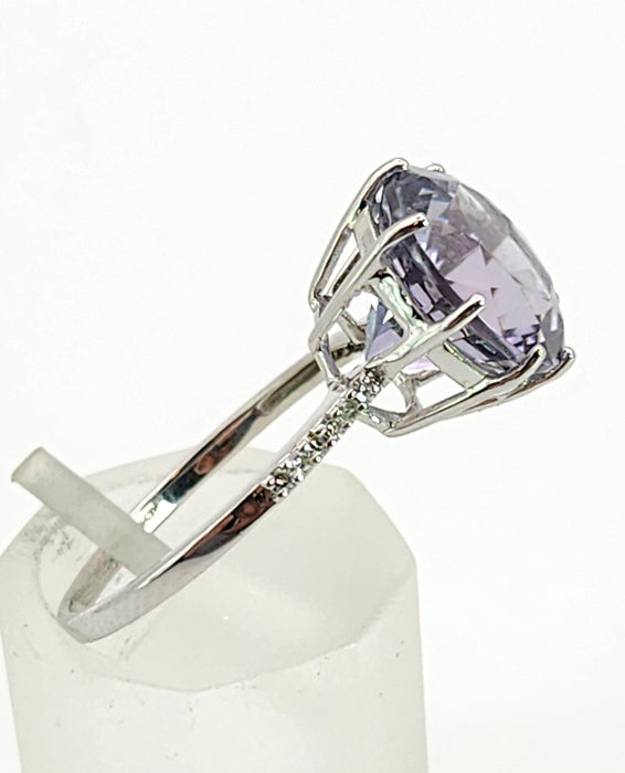1478: Vintage: 9ct White Gold Round Cut Quartz 12 Diamonds Dress/Stacker Ring- lovely cut