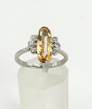 Cargar imagen en el visor de la galería, 1237: Vintage: 18ct White Gold Marquise- Cut Citrine Diamonds Ring- From 1980
