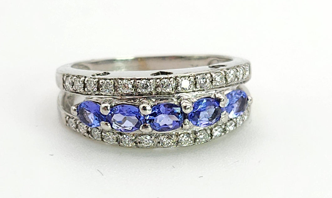1352: Vintage: 18ct Gold Vivid Tanzanites 26 Diamonds Dress Ring- exquisite, crisp, sparkling