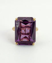 Load image into Gallery viewer, 1367: Vintage: 18ct Gold Large Emerald Cut Purple Sapphire Cocktail Ring-
