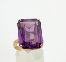 Load image into Gallery viewer, 1367: Vintage: 18ct Gold Large Emerald Cut Purple Sapphire Cocktail Ring-
