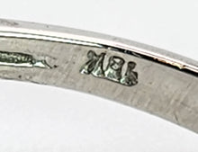 Cargar imagen en el visor de la galería, 1457: Vintage: 18ct White Gold Golden Citrine 26 Diamonds Dress Ring- lovely
