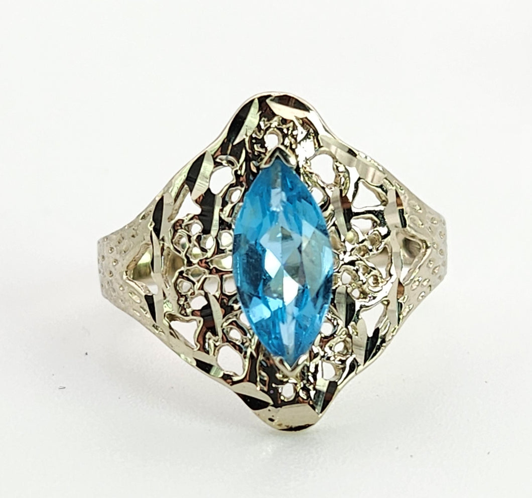 1556: Vintage: 14ct White Gold Marquise Cut Blue Topaz Openwork Dress Ring