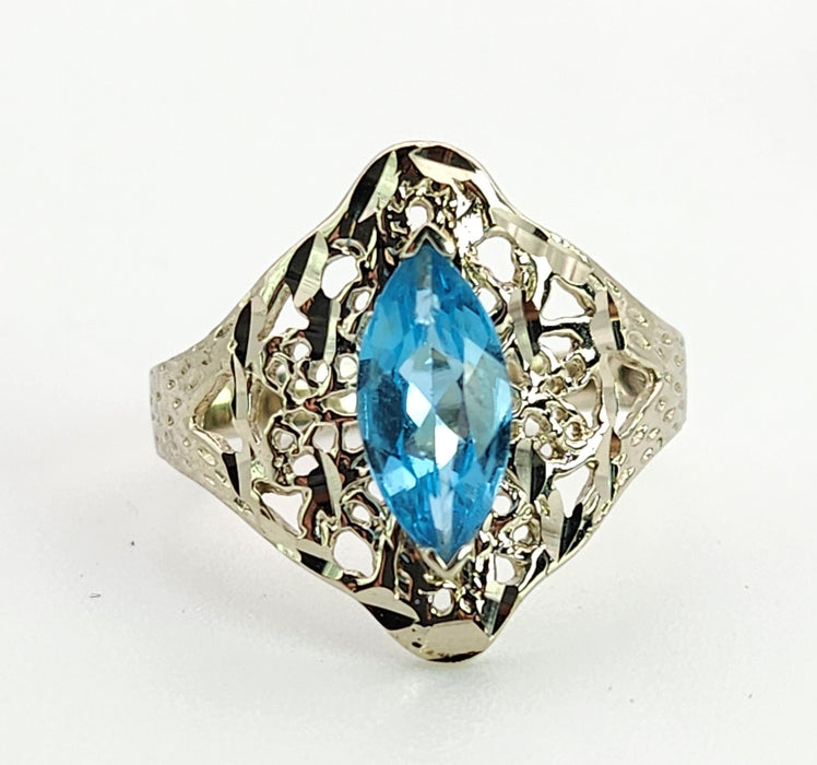 1556: Vintage: 14ct White Gold Marquise Cut Blue Topaz Openwork Dress Ring