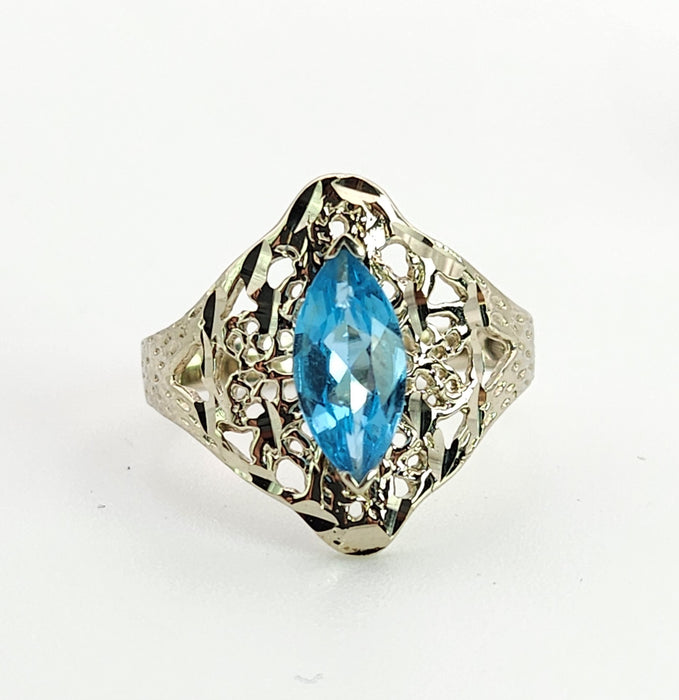 1556: Vintage: 14ct White Gold Marquise Cut Blue Topaz Openwork Dress Ring