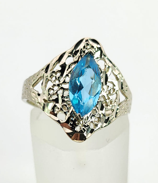 1556: Vintage: 14ct White Gold Marquise Cut Blue Topaz Openwork Dress Ring