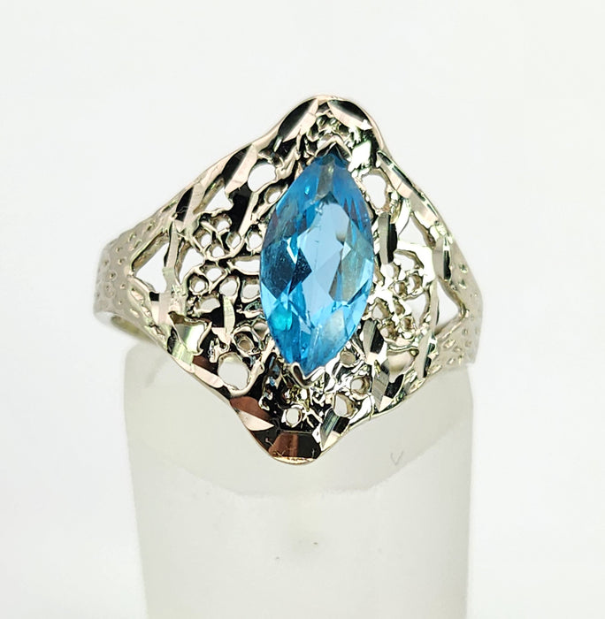 1556: Vintage: 14ct White Gold Marquise Cut Blue Topaz Openwork Dress Ring