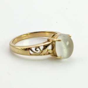 1565: Vintage: 9ct Gold Openwork Cabochon Moonstone Solitaire Ring