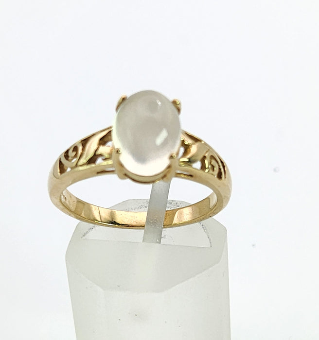 Vintage: 9ct Yellow Gold Moonstone Solitaire Ring