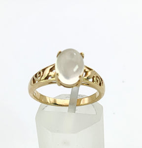 1565: Vintage: 9ct Gold Openwork Cabochon Moonstone Solitaire Ring