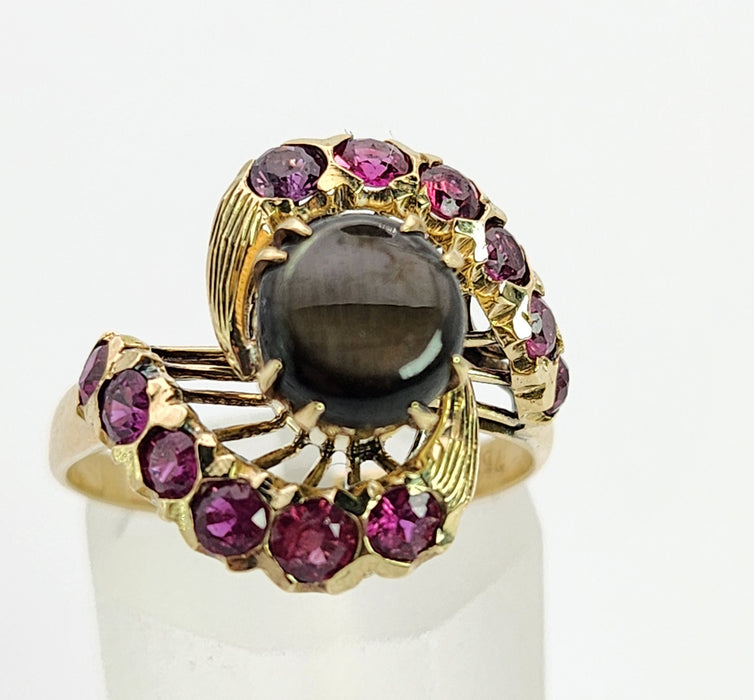 Vintage: 18ct Yellow Gold Blue Sapphire & Red Topaz Swirl Cluster Ring