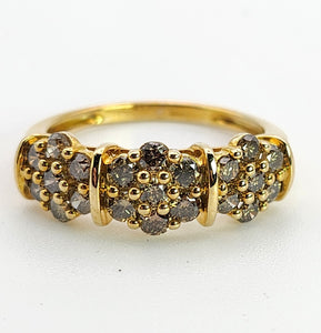 1537: Vintage: 9ct Gold 21 Champagne Diamonds Flowerhead Trilogy Ring- a natural, sparkling beauty