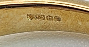 1604: Vintage: 9ct Gold Blue & White Diamonds Ring
