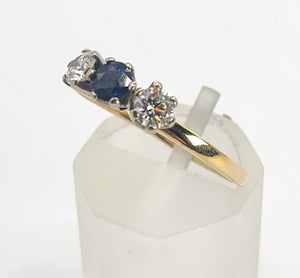 0269: Vintage; 18ct Gold Blue Sapphire Diamonds 3-Stone Straight Ring- very fine example