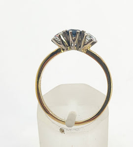 0269: Vintage; 18ct Gold Blue Sapphire Diamonds 3-Stone Straight Ring- very fine example