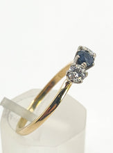Load image into Gallery viewer, 0269: Vintage; 18ct Gold Blue Sapphire Diamonds 3-Stone Straight Ring- very fine example
