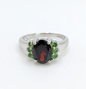 1583: Vintage: 9ct White Gold Red & Demantoid Garnets Cocktail Ring- superb combination