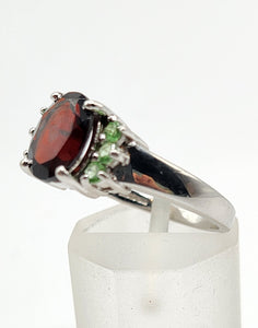 1583: Vintage: 9ct White Gold Red & Demantoid Garnets Cocktail Ring- superb combination