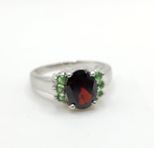 Cargar imagen en el visor de la galería, 1583: Vintage: 9ct White Gold Red &amp; Demantoid Garnets Cocktail Ring- superb combination
